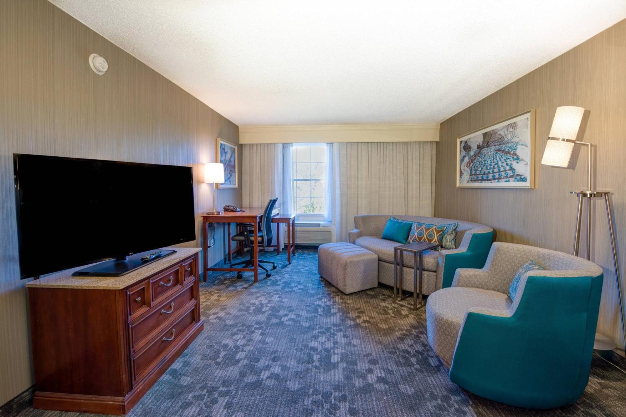 Courtyard Chapel Hill Hotel Exterior foto